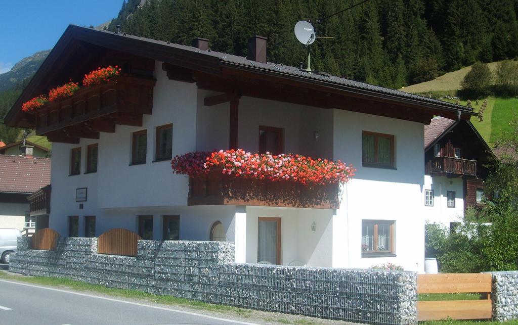 Gasthof Zur Einkehr 皮茨河谷圣莱昂哈德 外观 照片