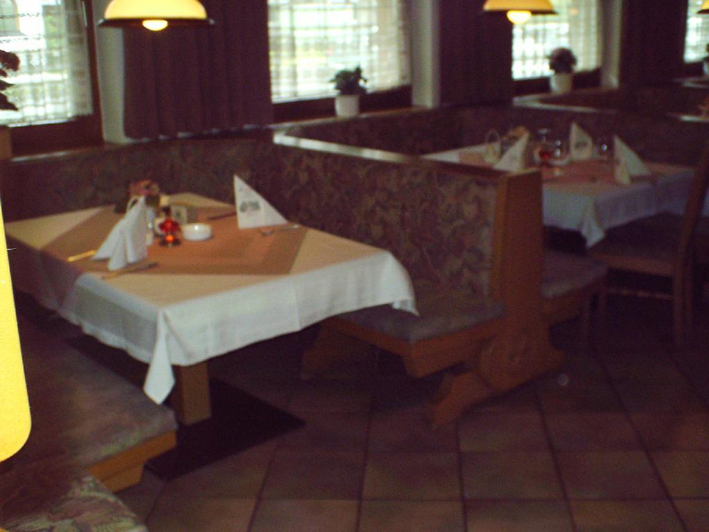 Gasthof Zur Einkehr 皮茨河谷圣莱昂哈德 外观 照片