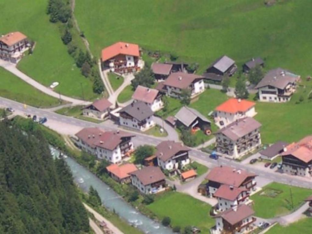 Gasthof Zur Einkehr 皮茨河谷圣莱昂哈德 外观 照片